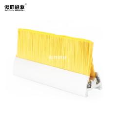 кисть рядом с эскалатором